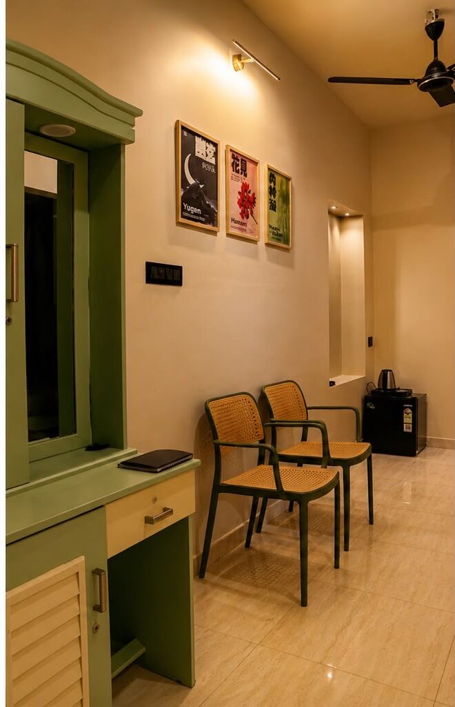 Suite vanity nook and seating corner